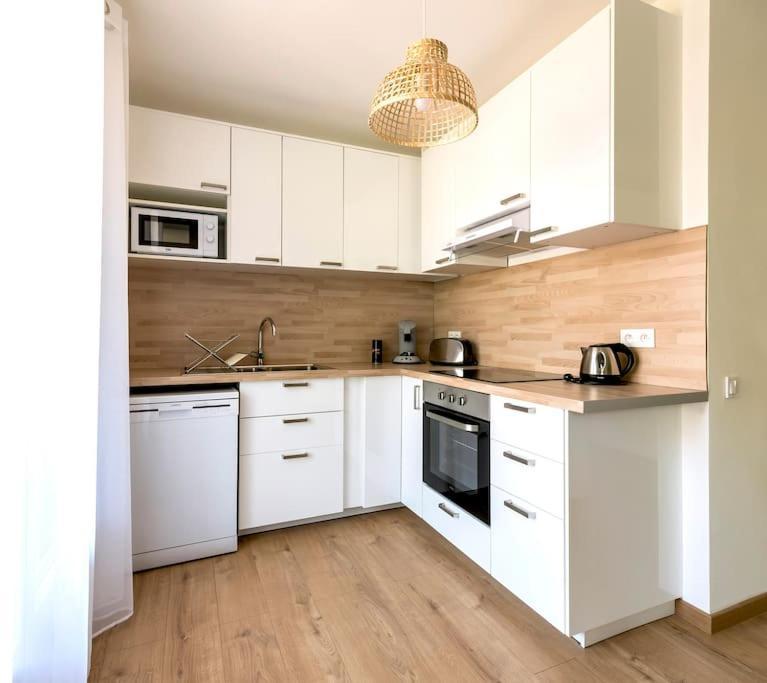 Ferienwohnung L'Azur 15'Plage 10'Port 5'Train Clim Wifi Pkg Toulon Exterior foto